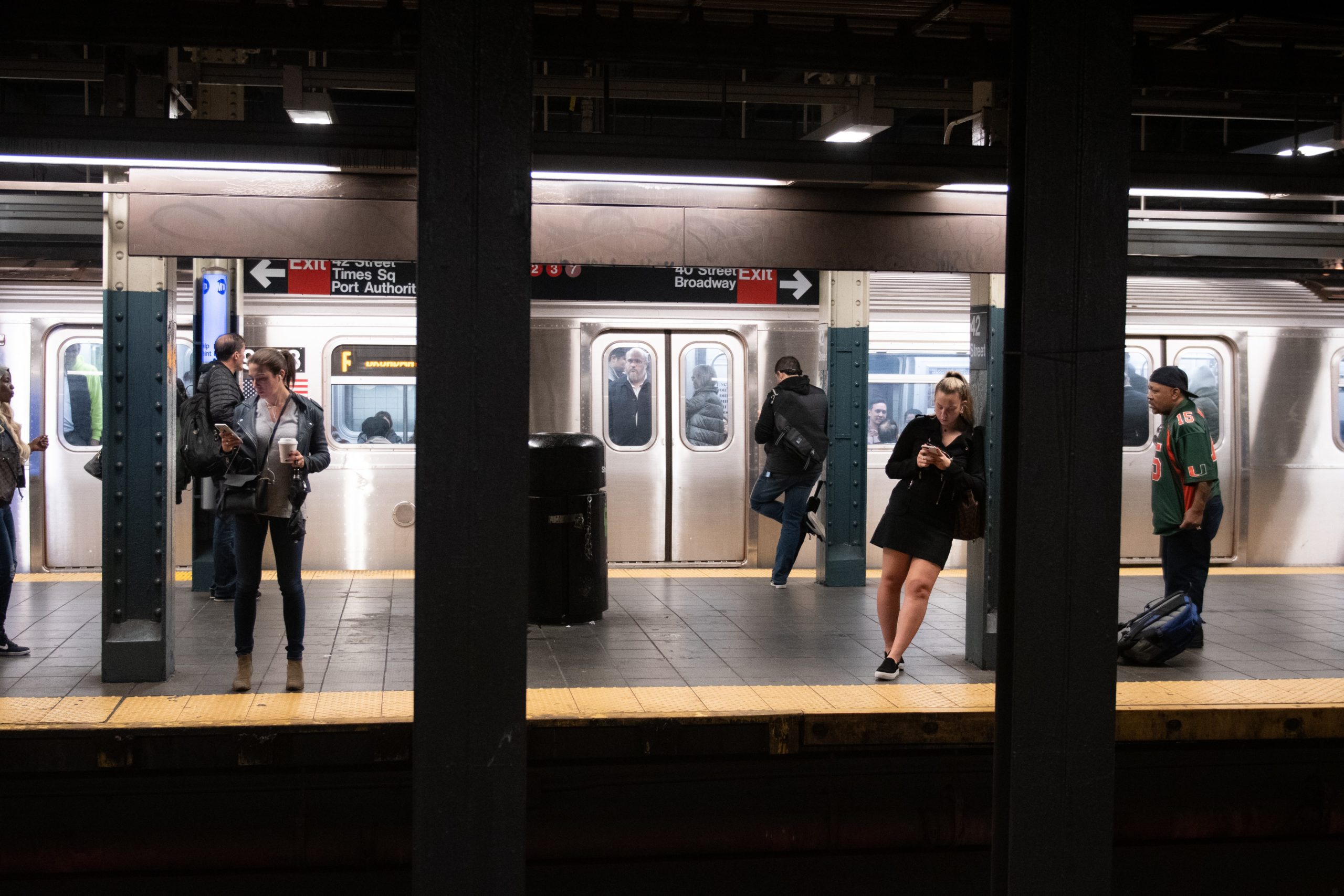 On Time Versus Late: The Effect of Framing on Subway Delays
